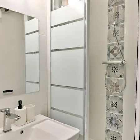 Apartman Avec Mezzanine Au Centre De Párizs