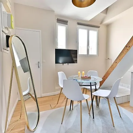 Avec Mezzanine Au Centre De Apartman